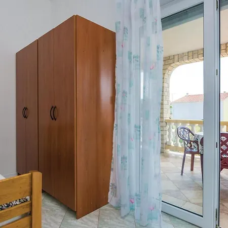 One-bedroom In Vir